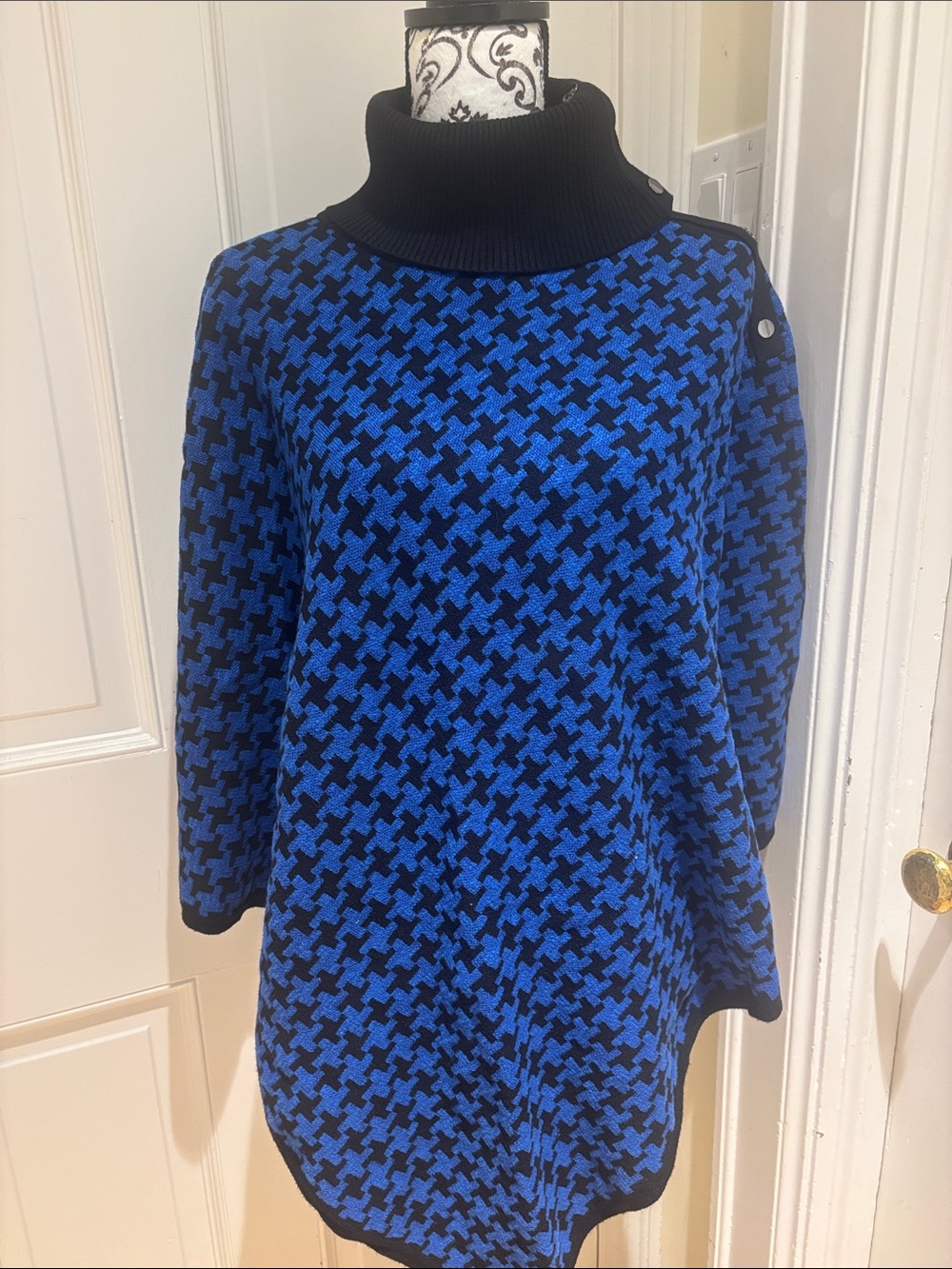 Chico's Black and Blue Houndstooth Turtleneck Sweater